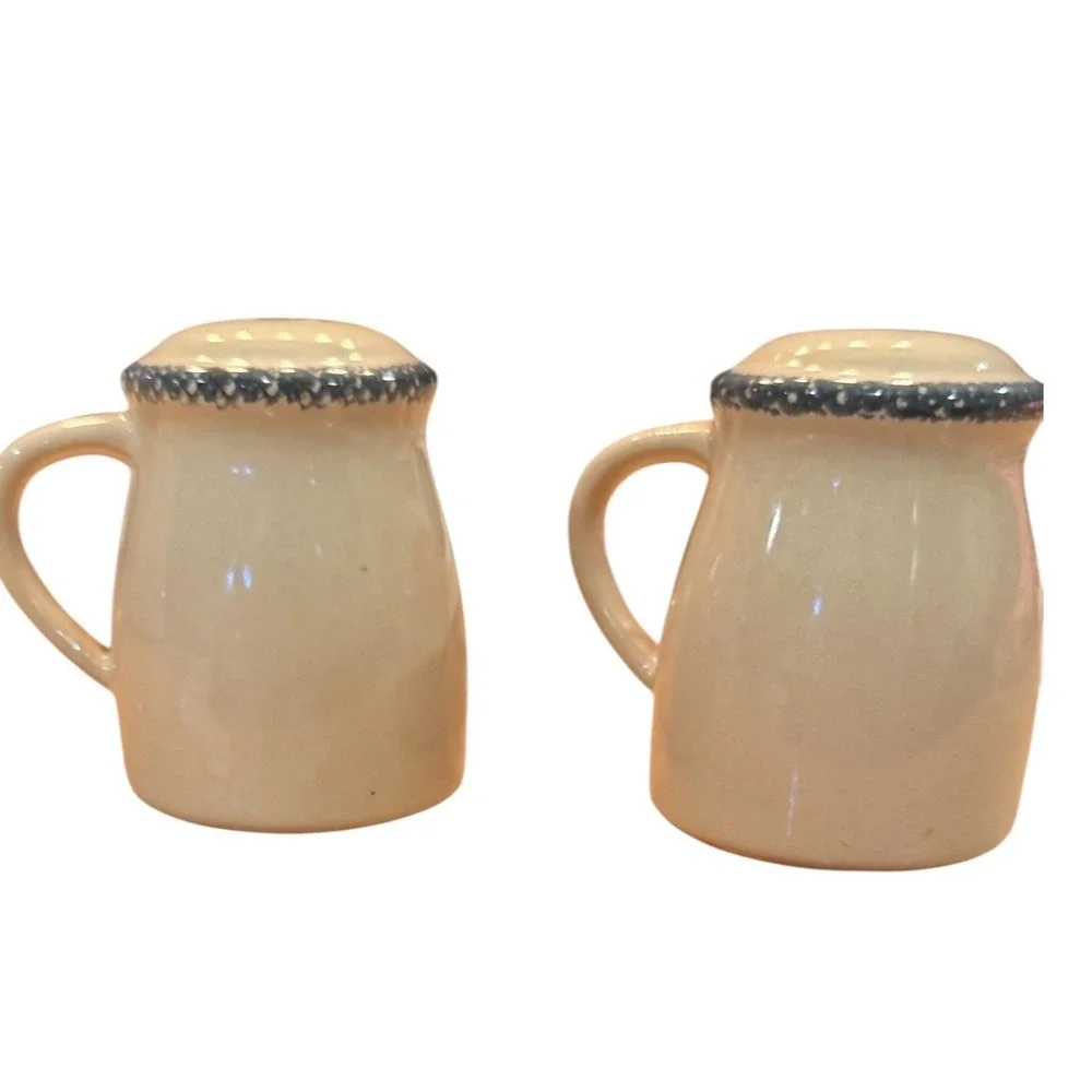 Home & Garden Party Stoneware Salt and Pepper Shakers Fruit Grapes Pattern EUC